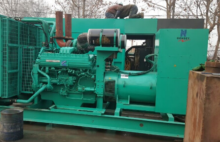 礼县发电机组如何判断水冷式机油散热器内部是否需要清洗？